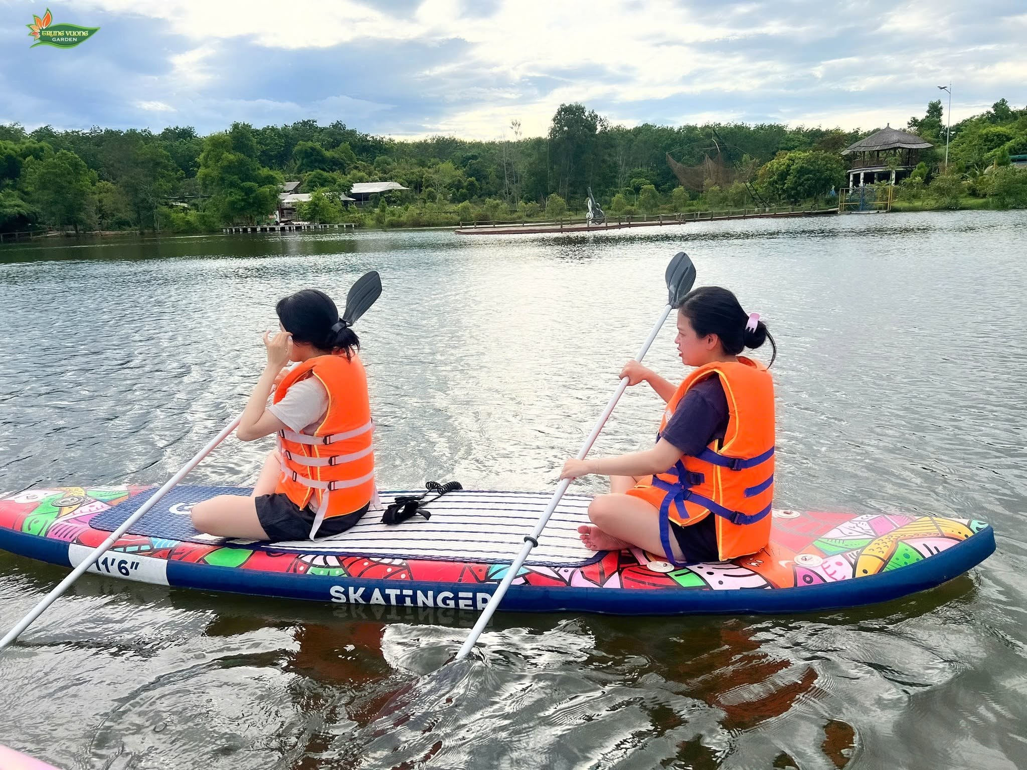 Chèo thuyền SUP Trung Vương Garden